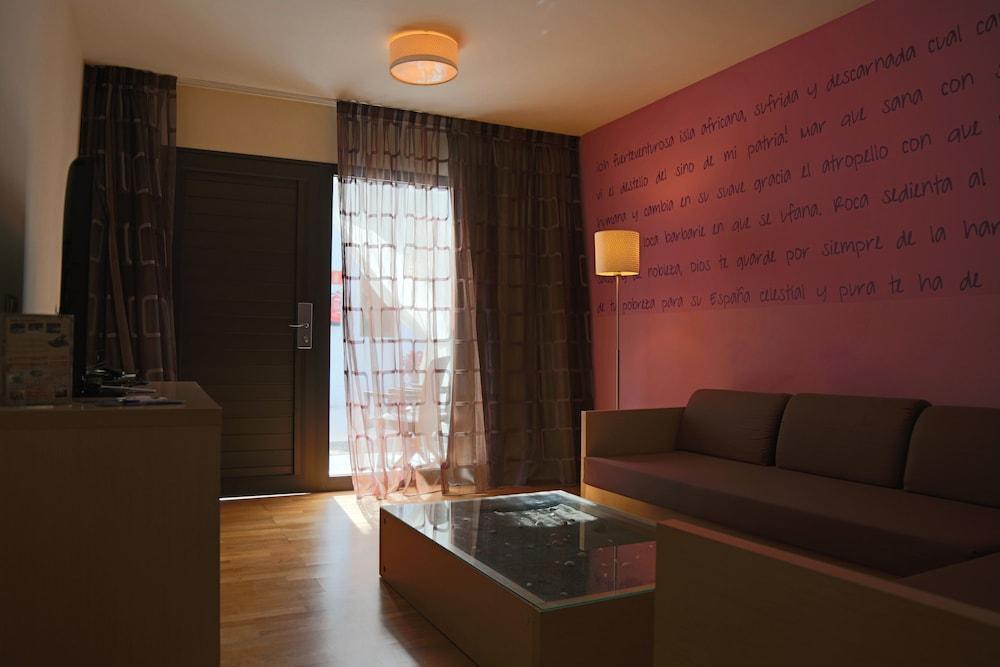 R2 Romantic Fantasia Dreams & Suites Hotel (Adults Only) 타라할레호 외부 사진