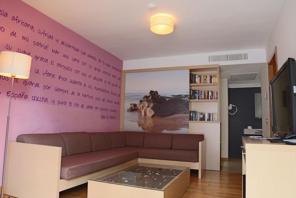 R2 Romantic Fantasia Dreams & Suites Hotel (Adults Only) 타라할레호 외부 사진