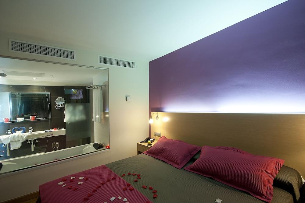 R2 Romantic Fantasia Dreams & Suites Hotel (Adults Only) 타라할레호 외부 사진