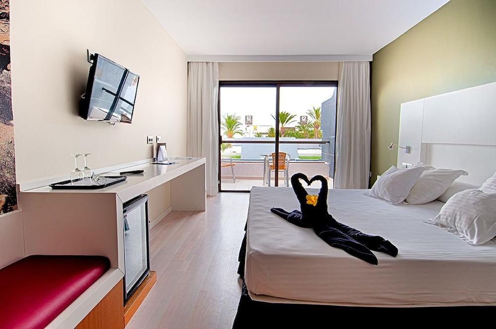 R2 Romantic Fantasia Dreams & Suites Hotel (Adults Only) 타라할레호 외부 사진